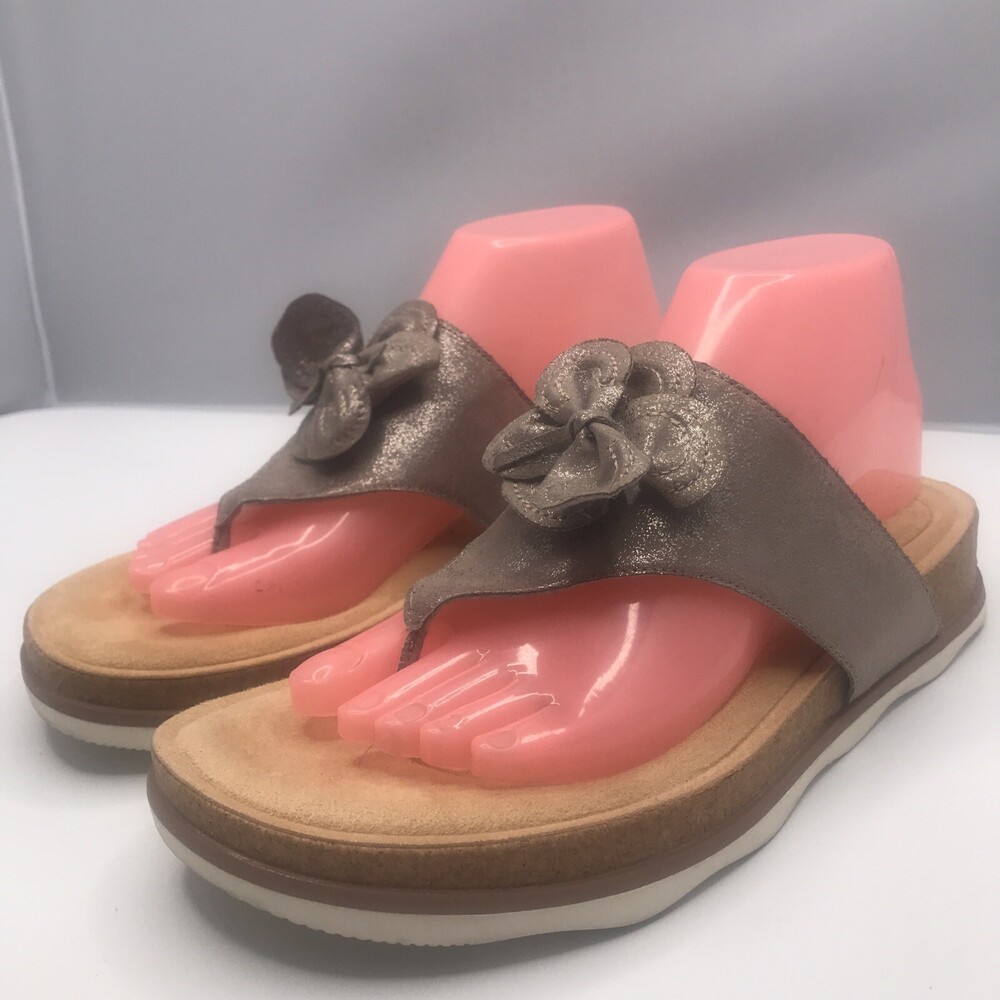 Clarks Collection Taupe Metallic Sandals Women's 10M Ultimate Comfort Thong